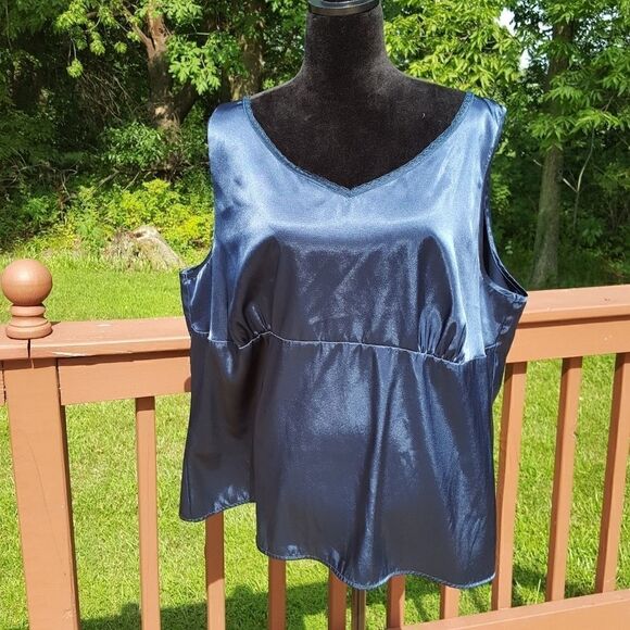 Cato  Ladies Navy Sleeveless Camisole Top sz 26/28W - Picture 1 of 11